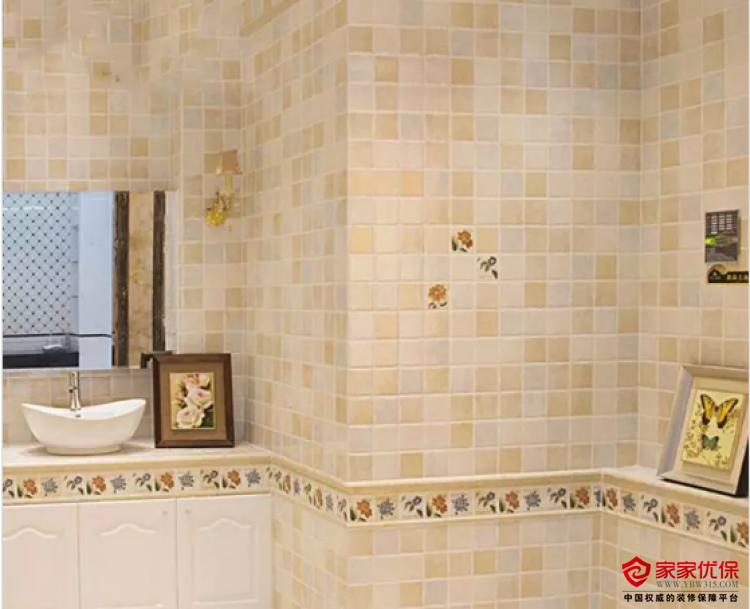 6969暖色调的瓷砖让卫生间更显温暖,漂亮的花砖腰线成为卫生间的